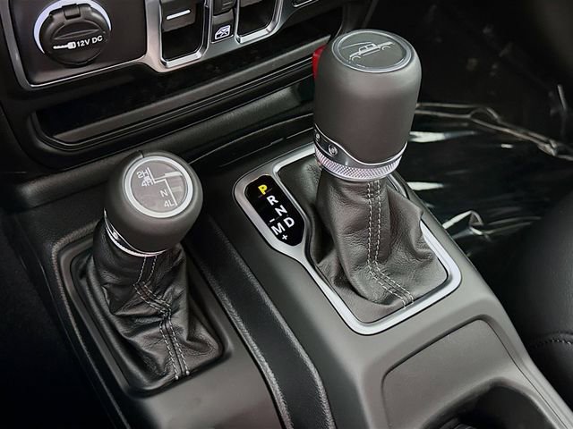 New 2025 Jeep Gladiator Sport image 17