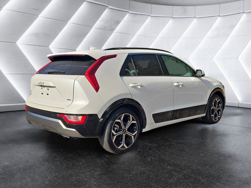 Used 2023 Kia Niro EX Touring image 5