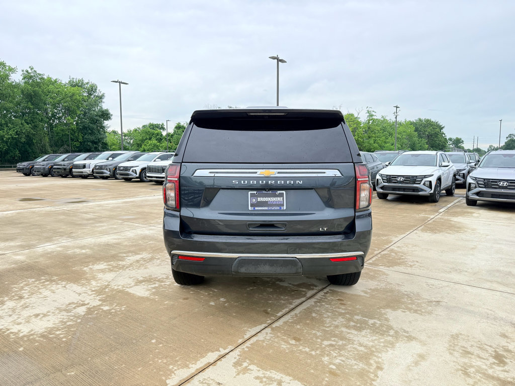 Used 2022 Chevrolet Suburban LT RWD image 8
