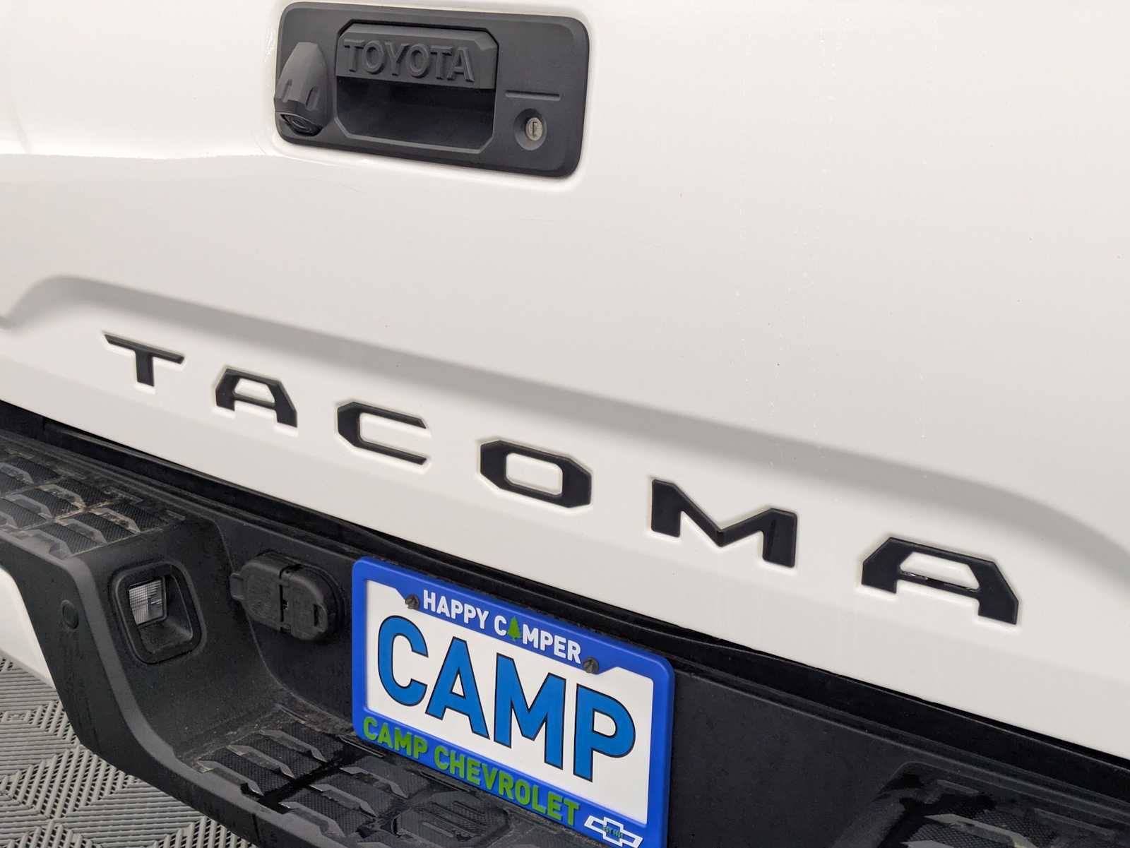 Used 2020 Toyota Tacoma TRD Off-Road w/ TRD Premium Off Road Package image 12