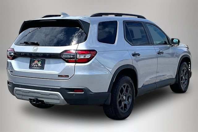 Used 2025 Honda Pilot TrailSport image 5