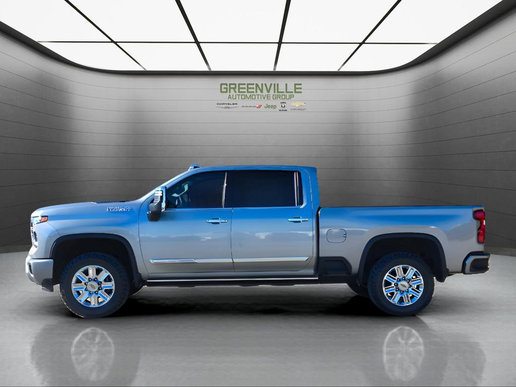 Used 2024 Chevrolet Silverado 2500 High Country w/ High Country Premium Package AWD/4WD image 2