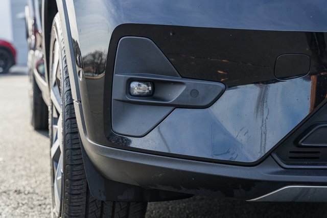 Used 2023 Volvo XC40 B5 Plus w/ Climate Package image 13