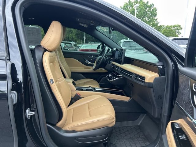 Used 2023 Lincoln Corsair Reserve w/ Jet Appearance Package FWD image 18