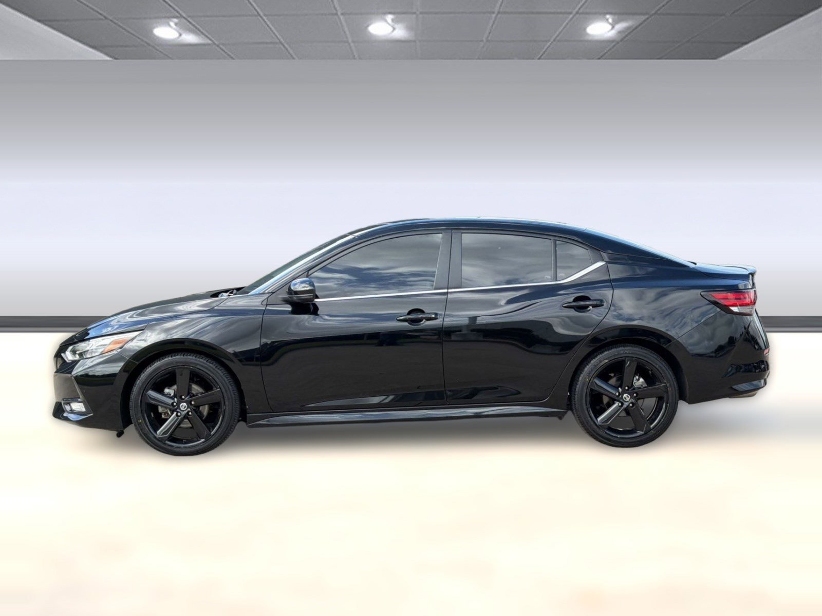 Used 2023 Nissan Sentra SR w/ Midnight Edition Package image 2