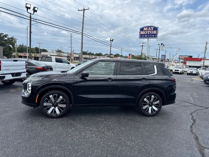 Used 2025 Mitsubishi Outlander SE AWD/4WD image 2