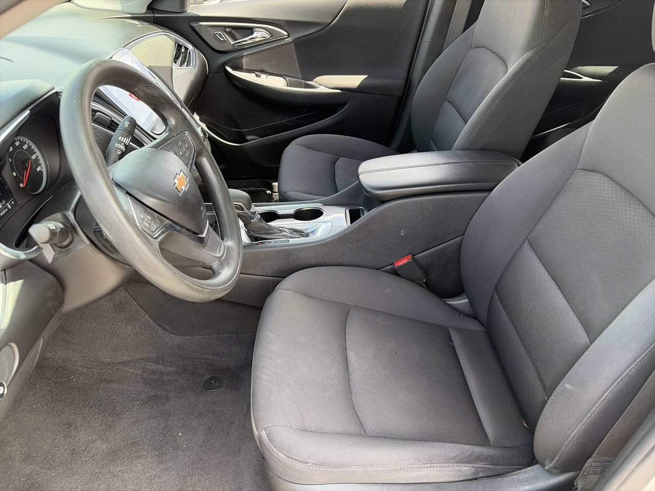 Used 2021 Chevrolet Malibu LT FWD image 18
