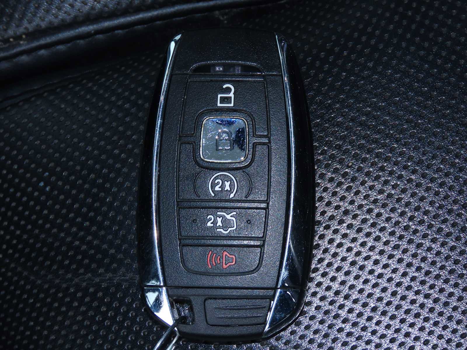 Used 2019 Lincoln Continental Select image 35