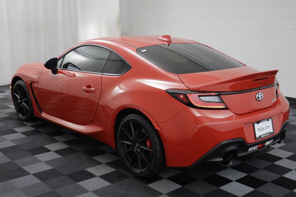 Used 2025 Toyota GR86 Premium w/ Performance Package RWD image 15