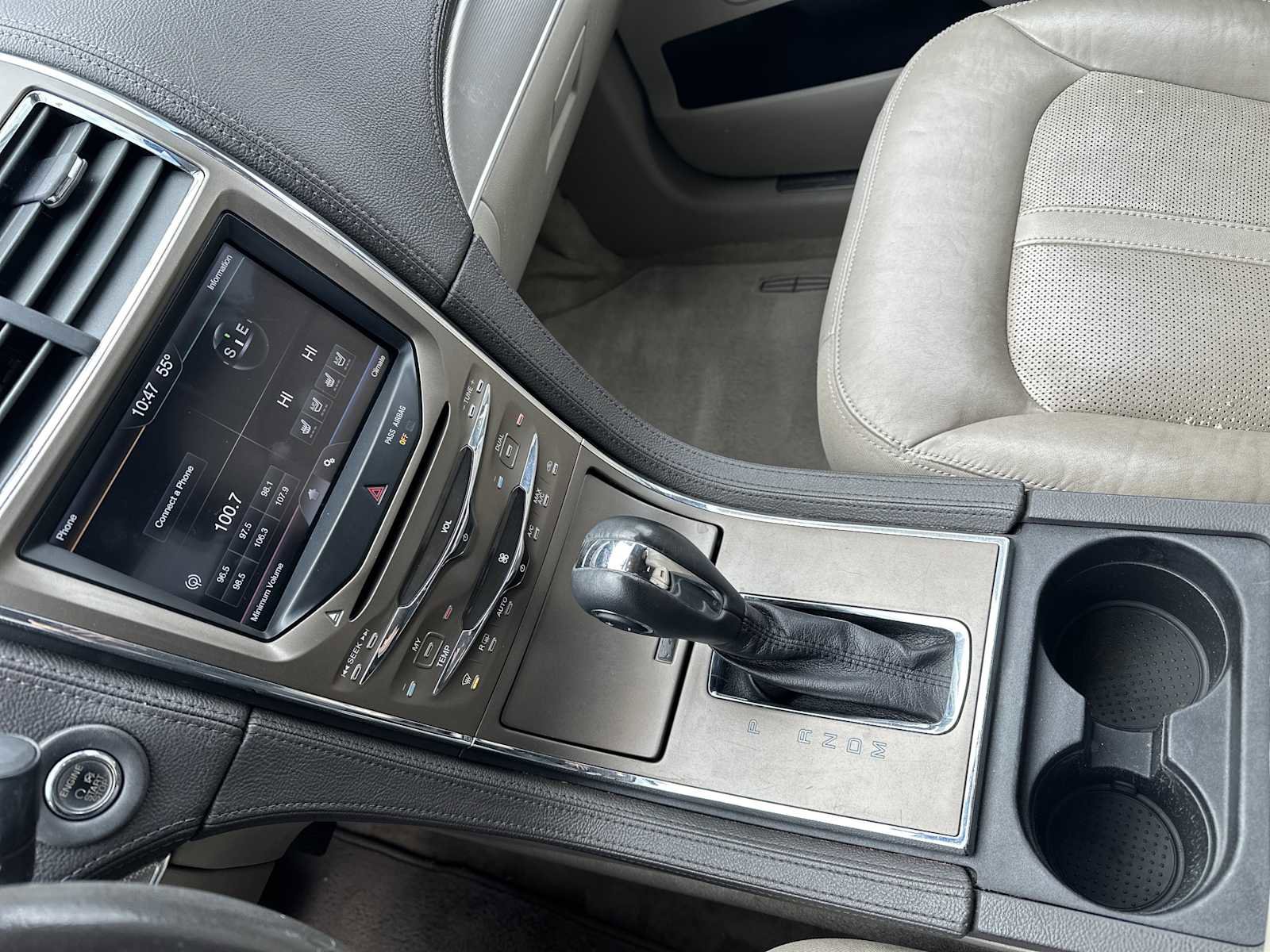 Used 2012 Lincoln MKX FWD w/ Class II Trailer Tow Pkg image 16