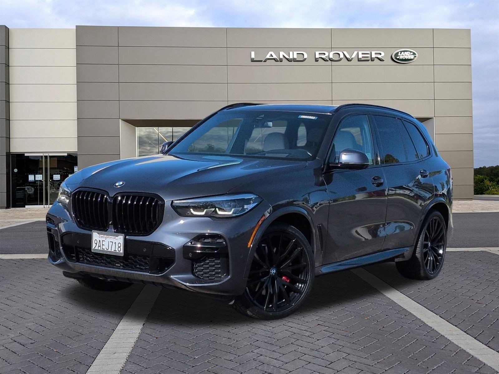 Used 2022 BMW X5 sDrive40i w/ M Sport Package image 1