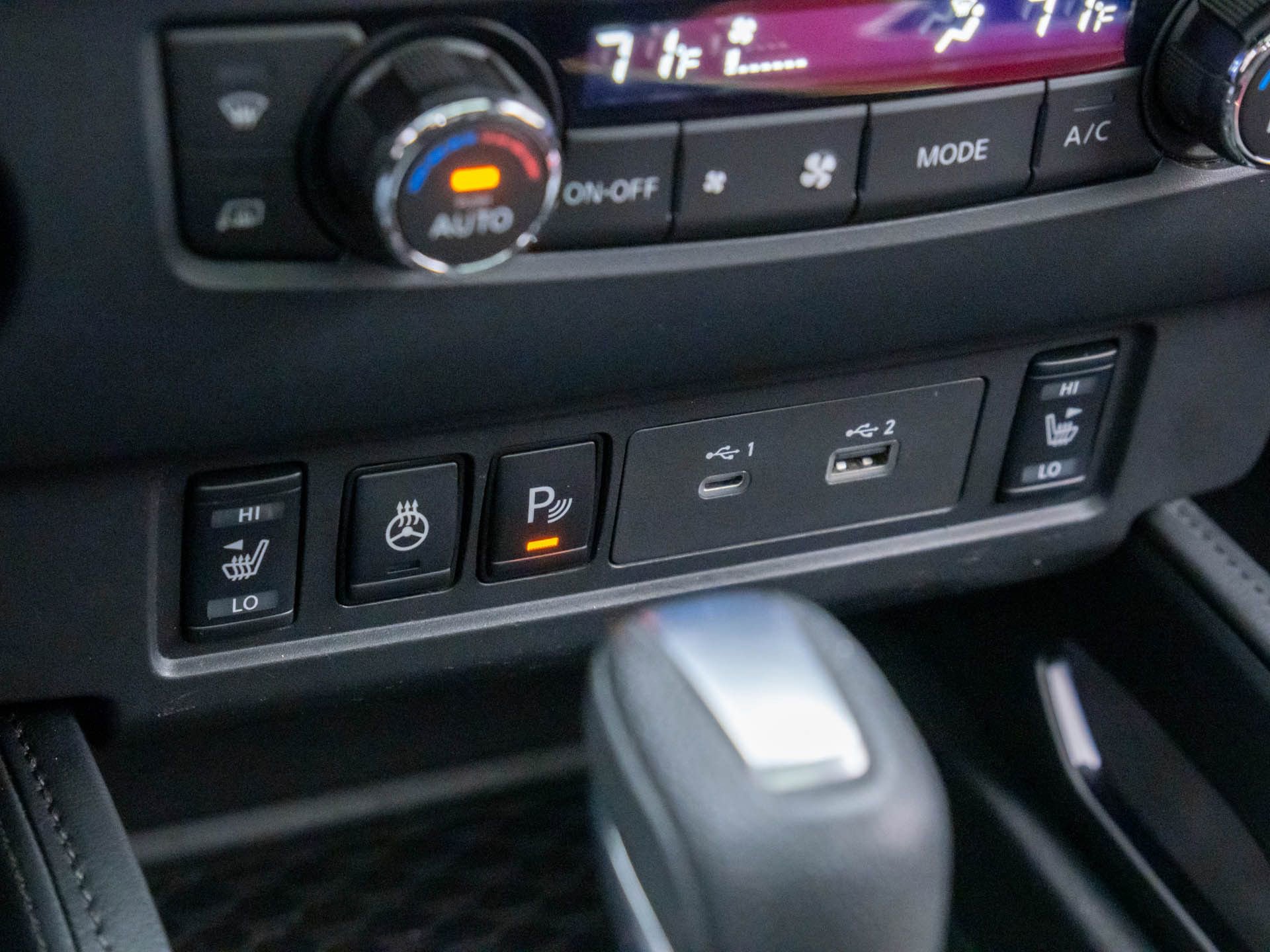 Used 2022 Nissan Frontier PRO-4X w/ Pro-4X Premium Package image 29