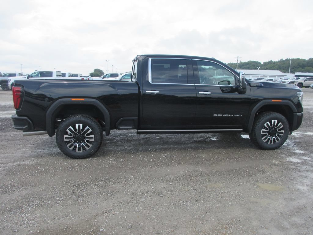 New 2026 GMC Sierra 2500 Denali Ultimate AWD/4WD image 3