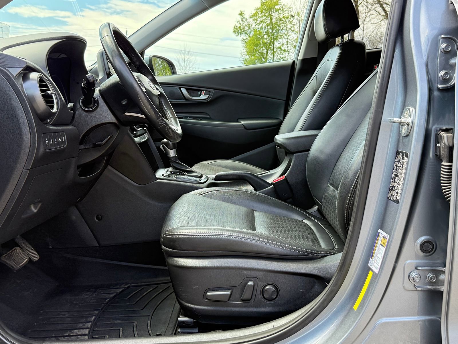 Used 2021 Hyundai Kona Ultimate w/ Cargo Package AWD/4WD image 16