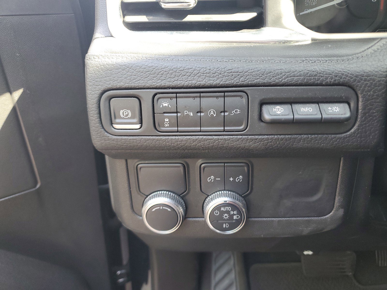 Used 2021 GMC Yukon Denali RWD image 24