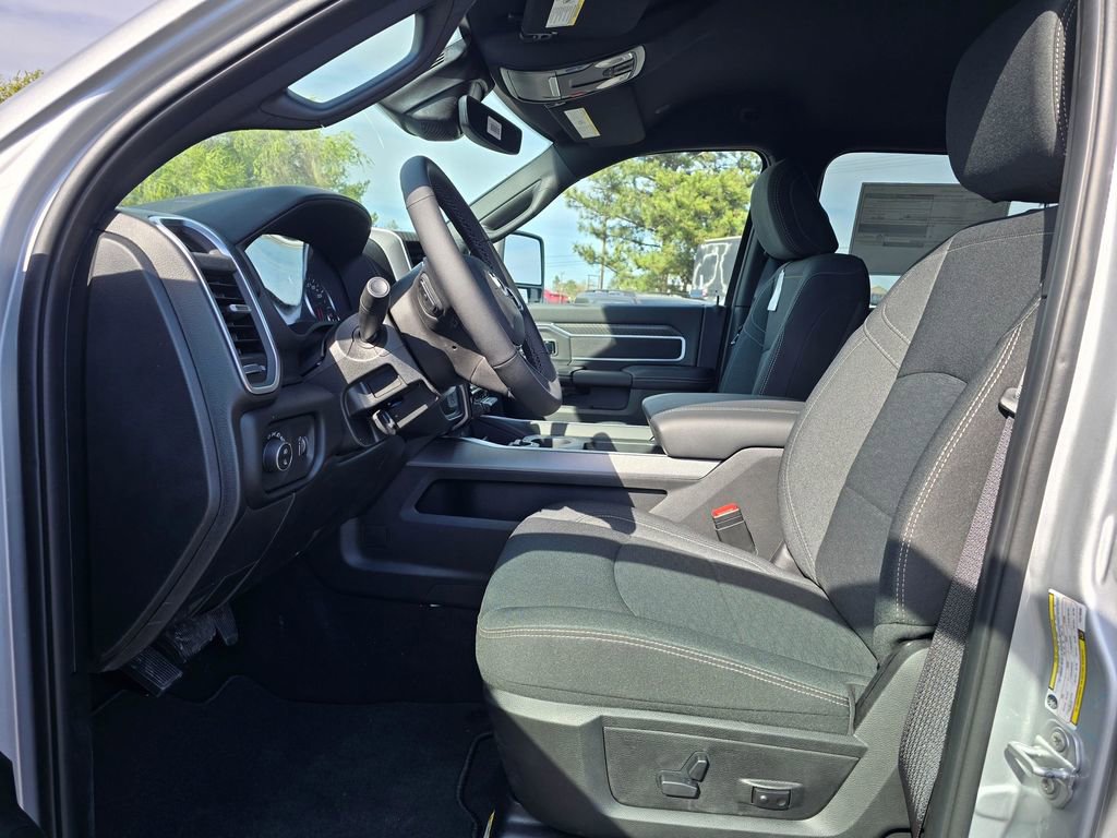 New 2026 RAM 3500 Big Horn AWD/4WD image 10