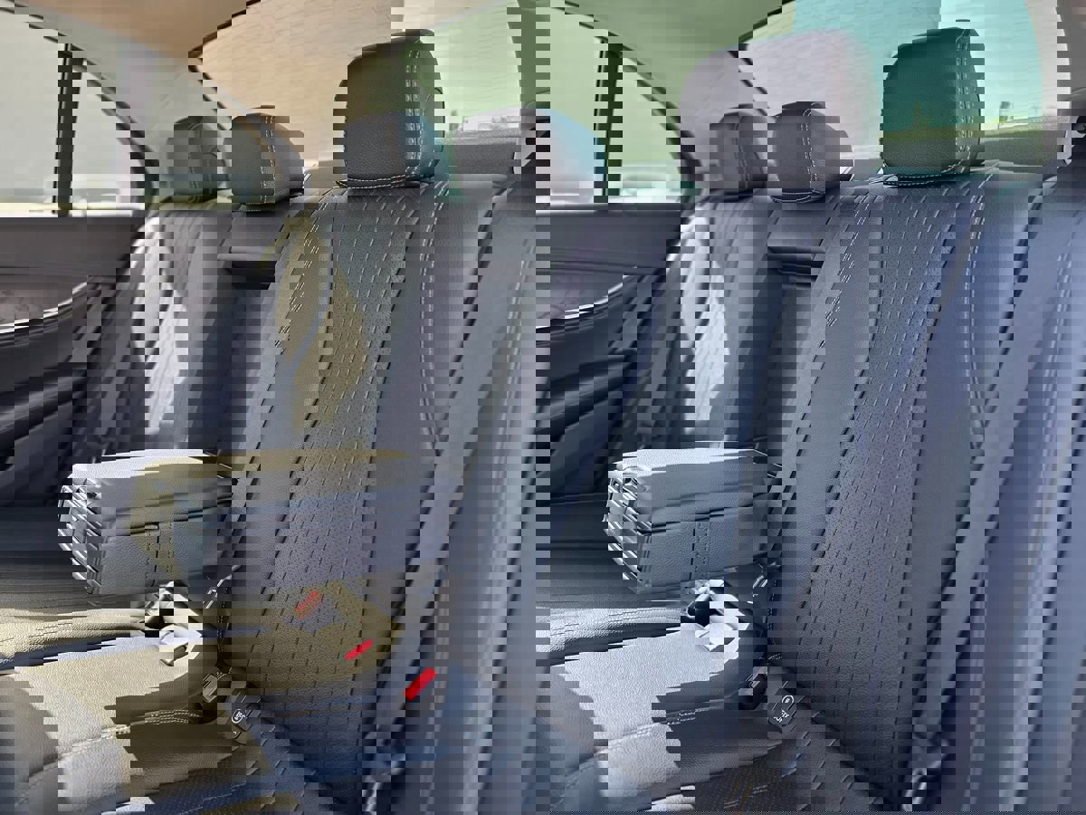 Used 2017 Mercedes-Benz E 300 image 18