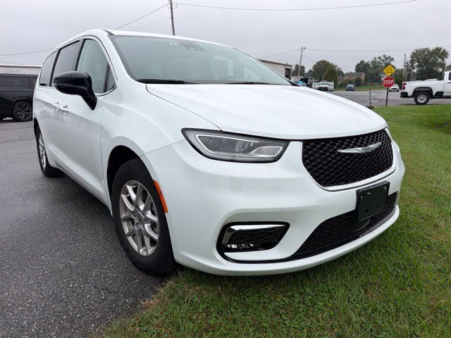 Used 2024 Chrysler Pacifica Touring-L