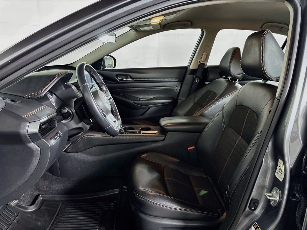 Used 2020 Nissan Altima 2.5 SR FWD image 11