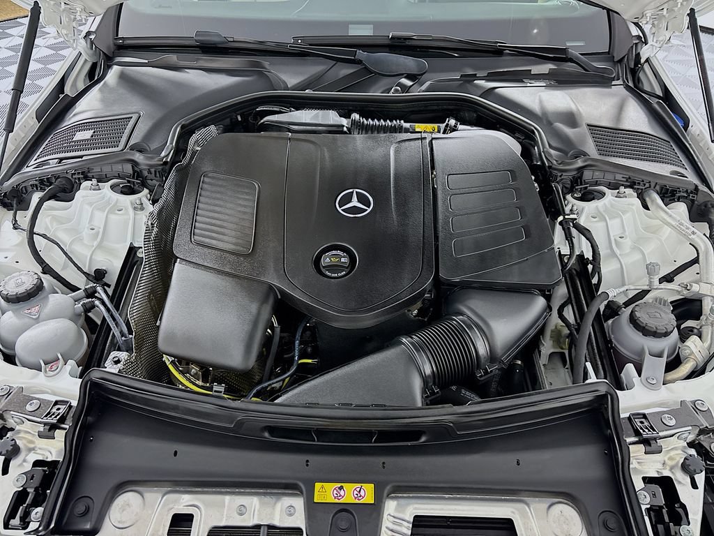 Used 2025 Mercedes-Benz C 300 Sedan image 30