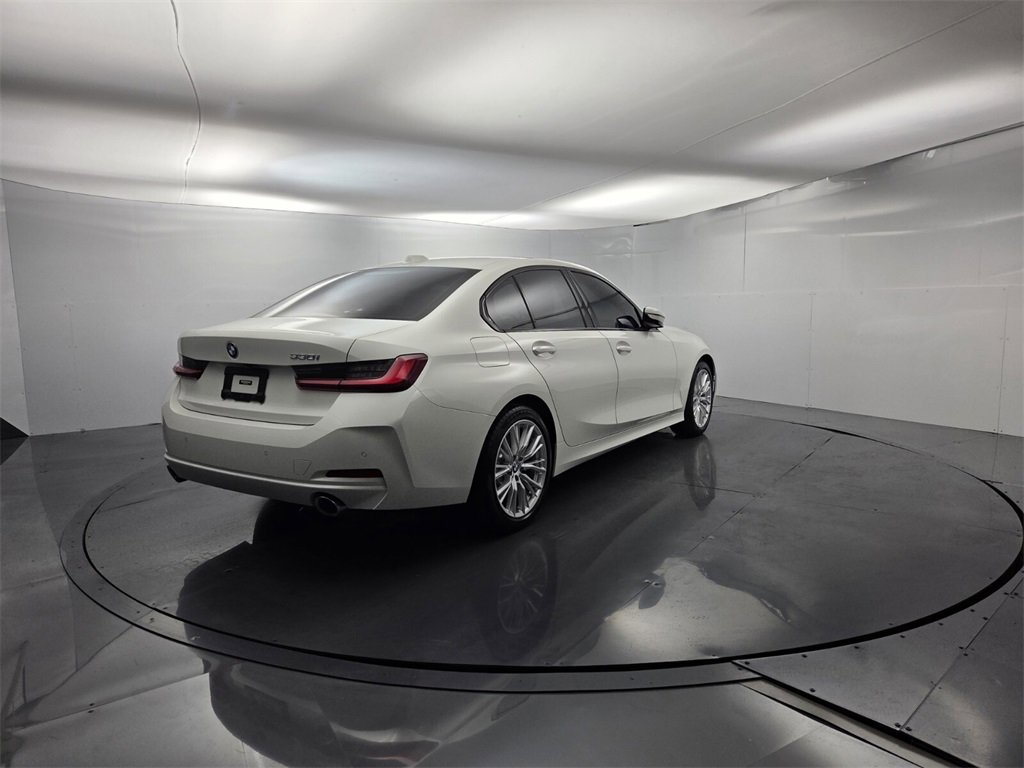Used 2023 BMW 330i Sedan w/ Driving Assistance Package image 10