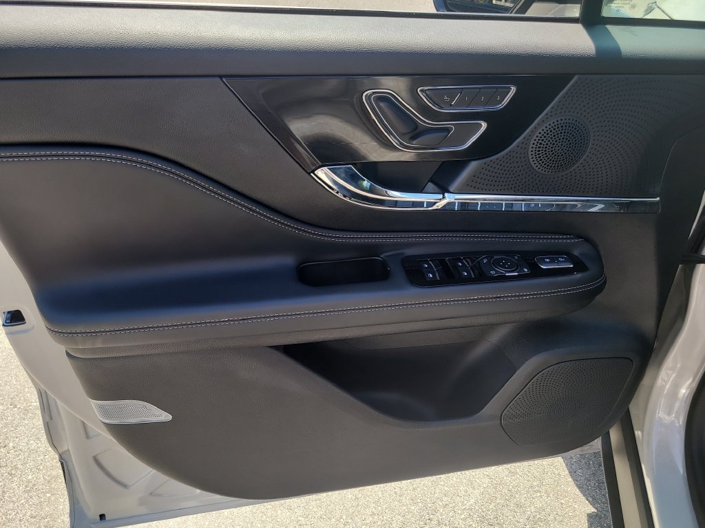 Used 2024 Lincoln Corsair FWD image 14