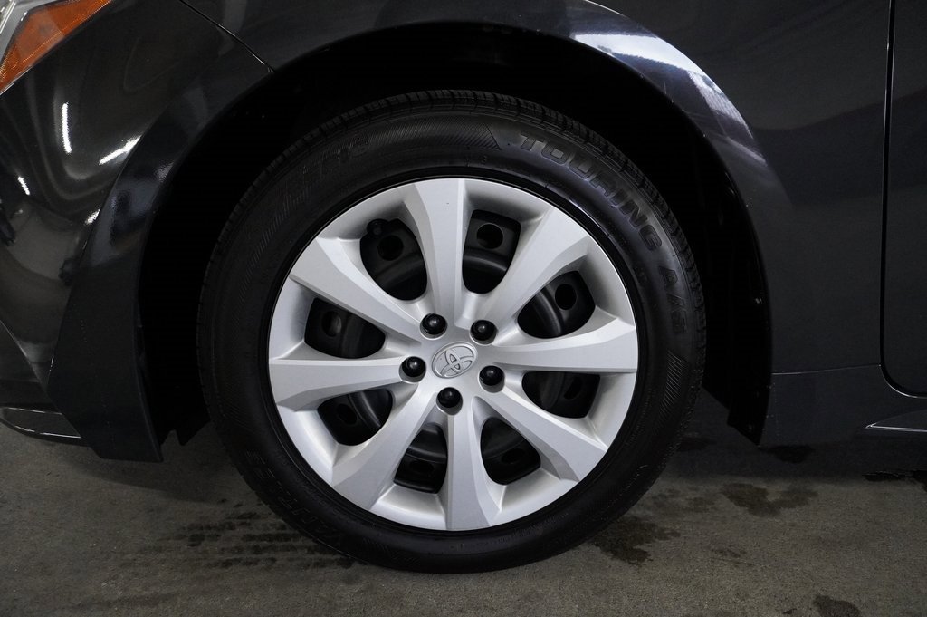 Used 2023 Toyota Corolla LE image 18