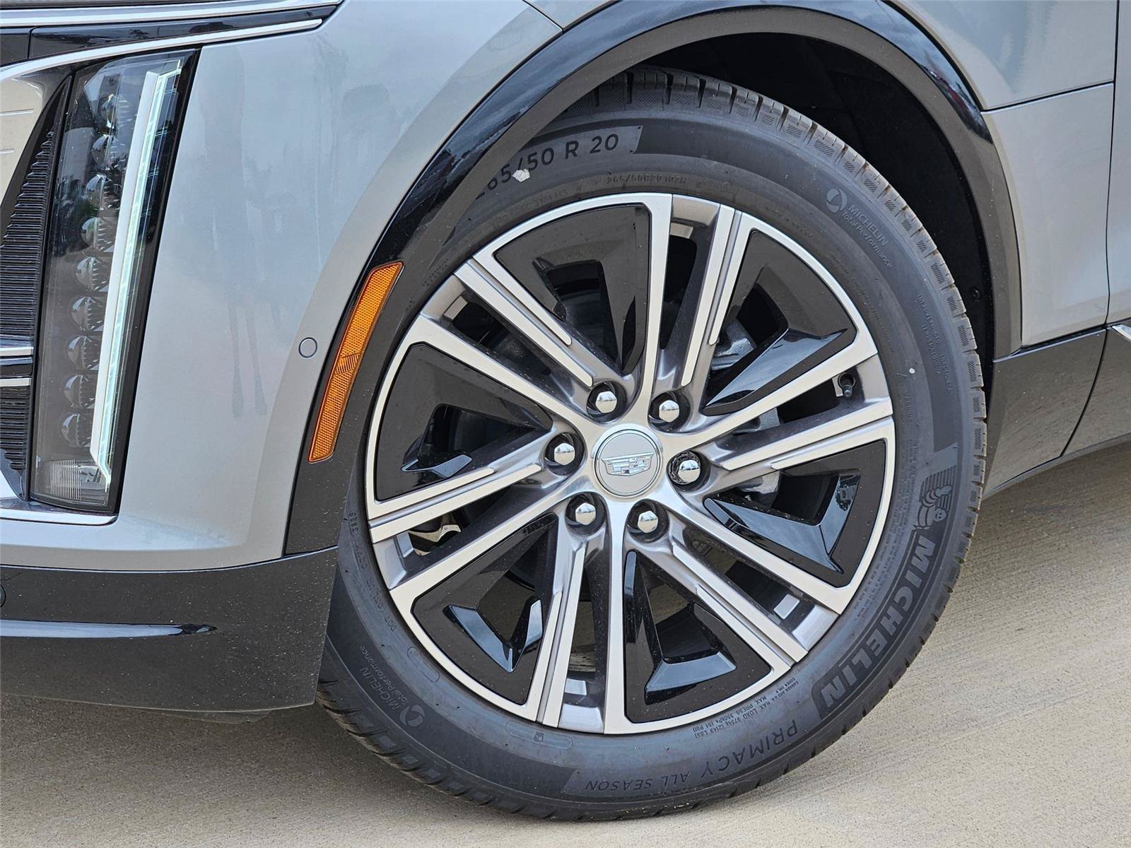 New 2026 Cadillac Lyriq Sport w/ LPO, Floor Liner Package AWD/4WD image 7