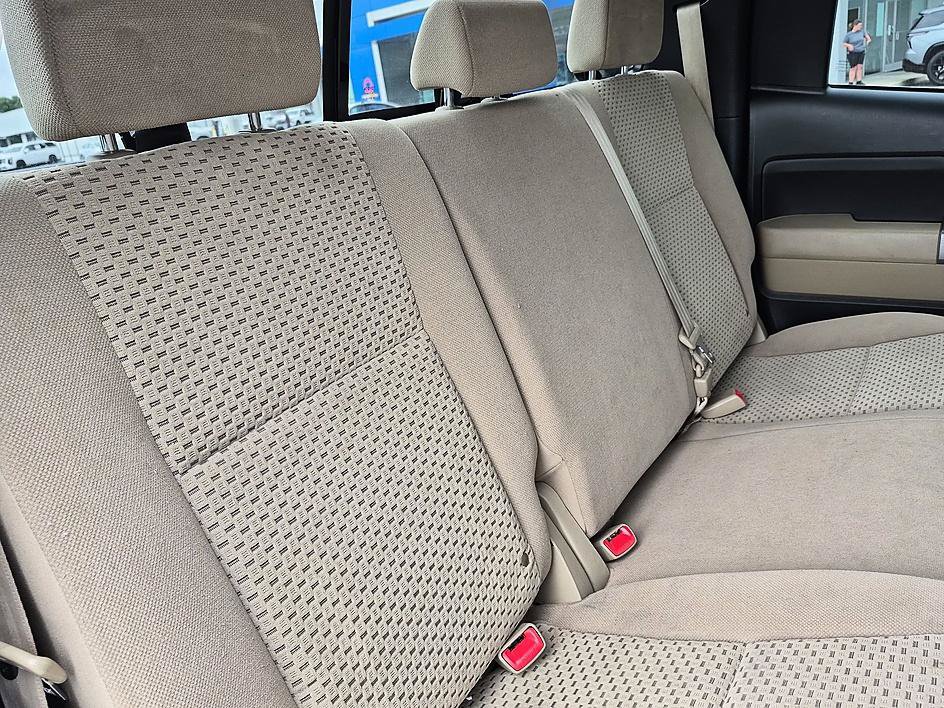 Used 2013 Toyota Tundra 4x4 Double Cab w/ SR5 Pkg image 31