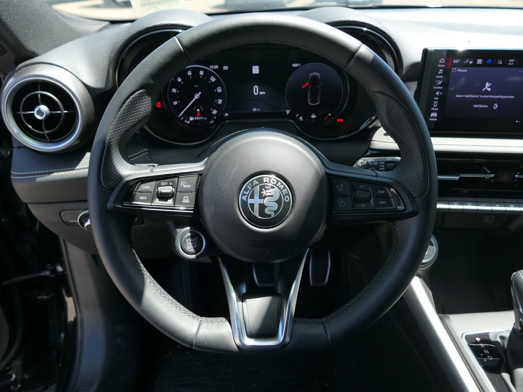 Used 2025 Alfa Romeo Tonale w/ Premium Package AWD/4WD image 14