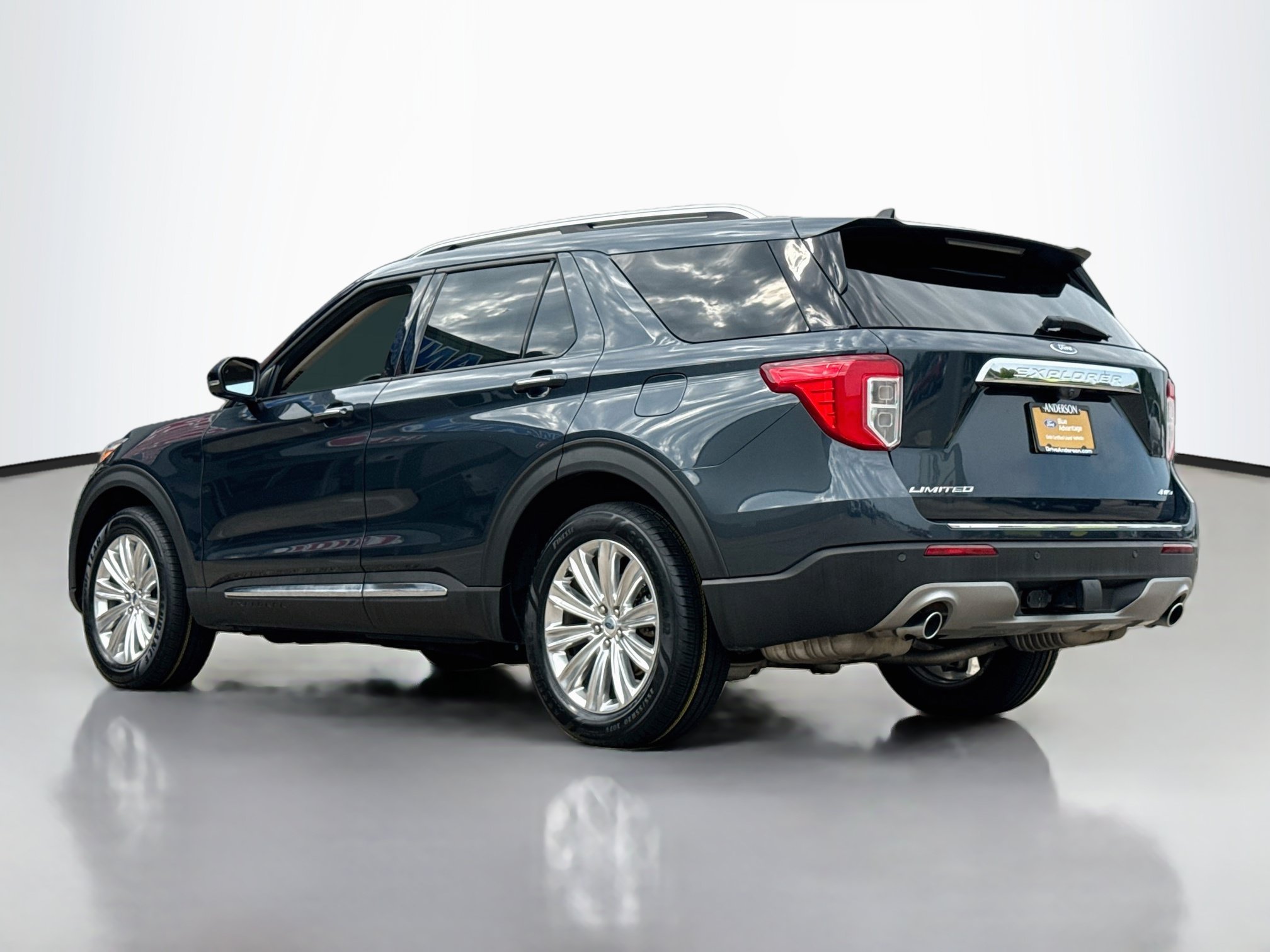 Certified 2023 Ford Explorer Limited w/ Equipment Group 301A AWD/4WD image 5