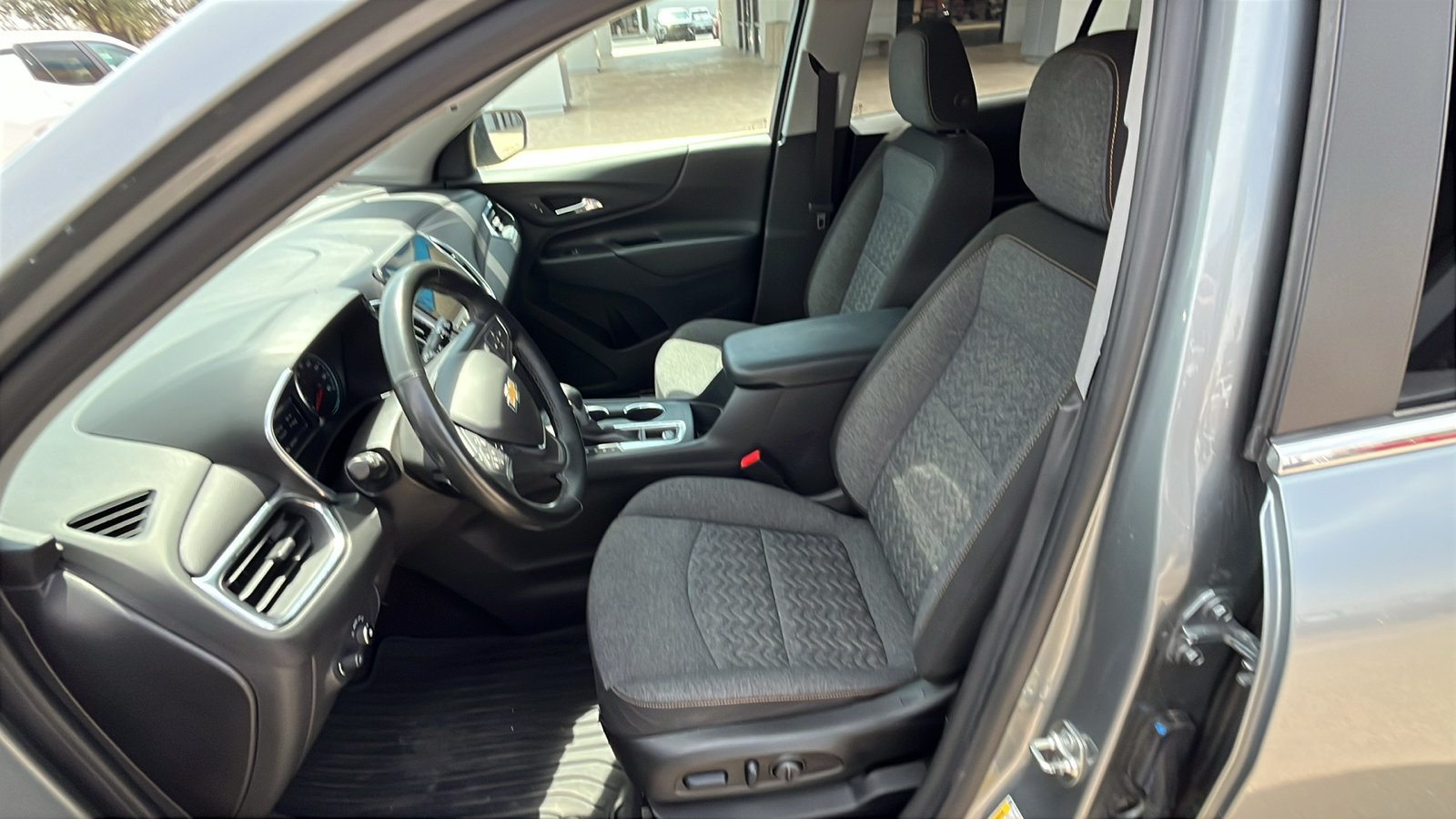 Used 2024 Chevrolet Equinox LT FWD image 10
