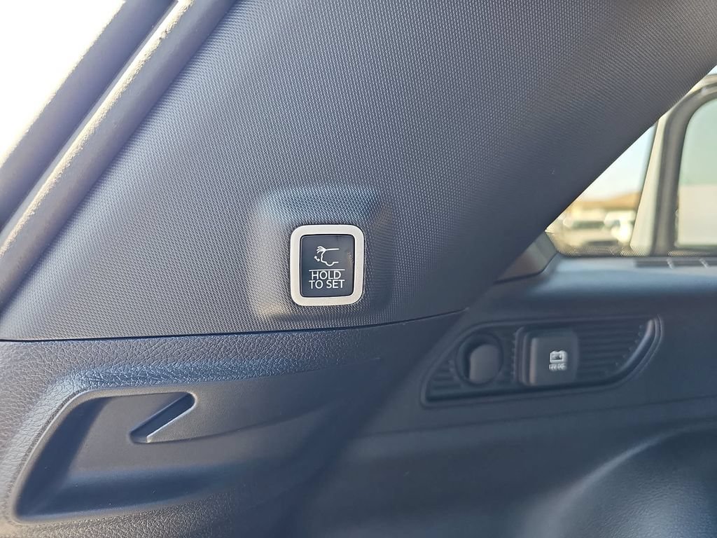 New 2027 Jeep Grand Cherokee Laredo X AWD/4WD image 13