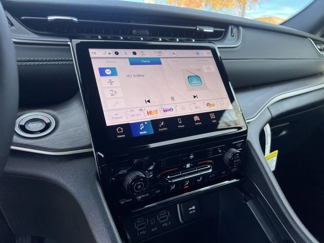 New 2025 Jeep Grand Cherokee Limited image 24