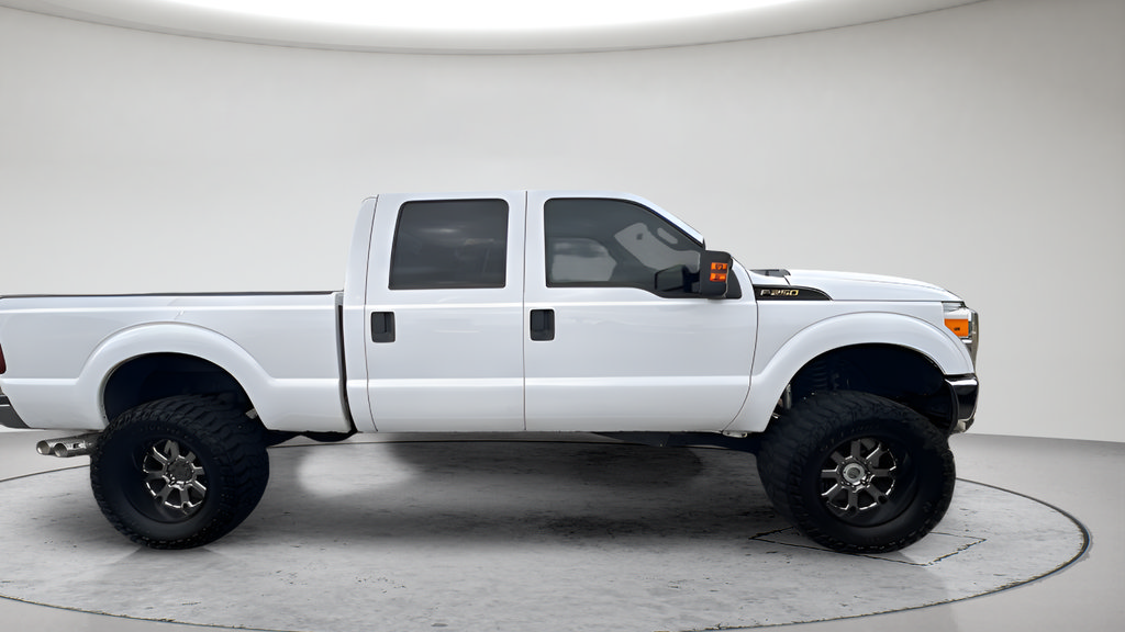 Used 2016 Ford F250 XLT w/ XLT Premium Package AWD/4WD image 2