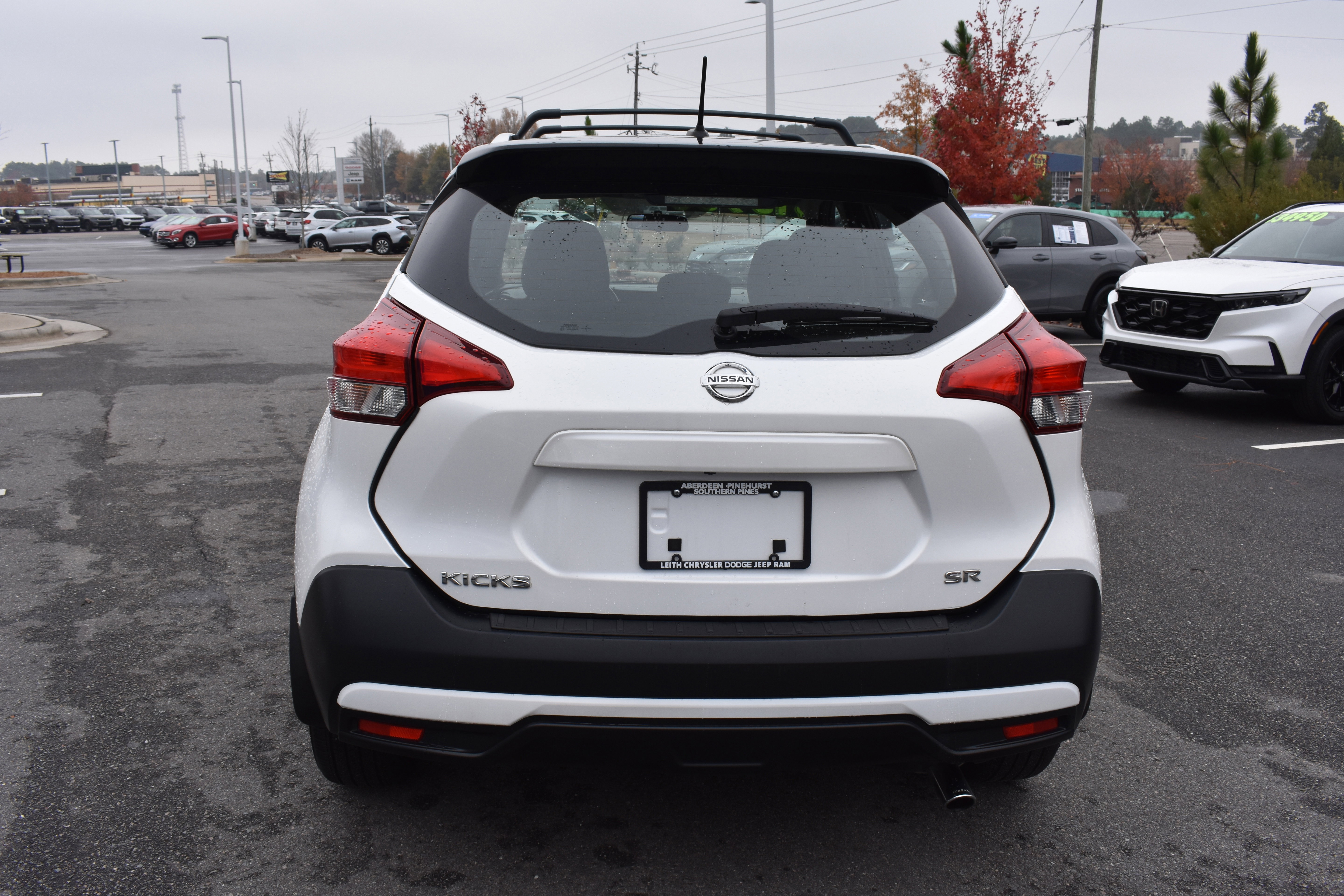 Used 2019 Nissan Kicks SR w/ Exterior Package image 8