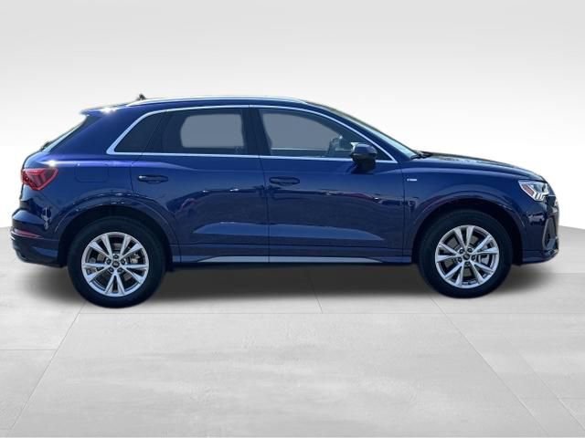 Certified 2025 Audi Q3 2.0T Premium w/ Convenience Package AWD/4WD image 9
