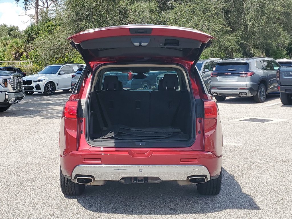 Certified 2019 GMC Acadia Denali w/ Technology Package FWD image 9