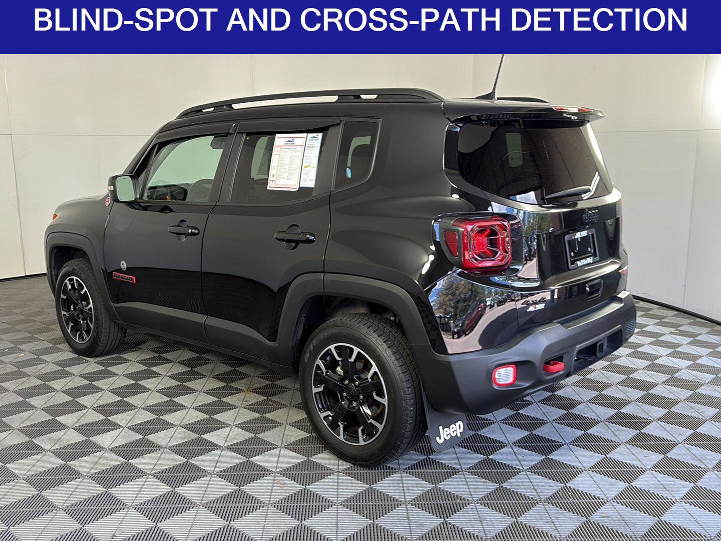Used 2023 Jeep Renegade Trailhawk w/ Sun/Sound Group AWD/4WD image 7