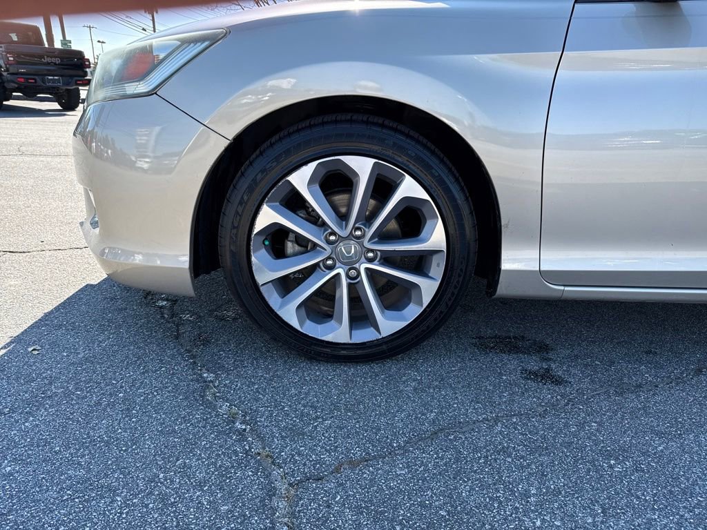 Used 2015 Honda Accord Sport image 31