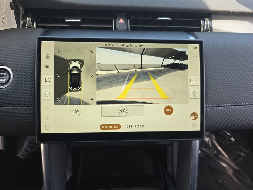 Certified 2025 Land Rover Discovery Sport Dynamic SE AWD/4WD image 23