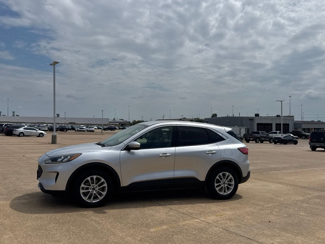 Used 2020 Ford Escape SE FWD image 13