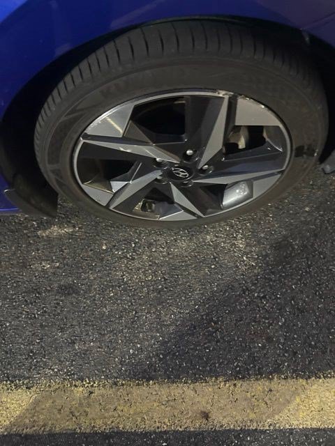 Used 2022 Hyundai Elantra SEL w/ Convenience + Premium Package FWD image 18