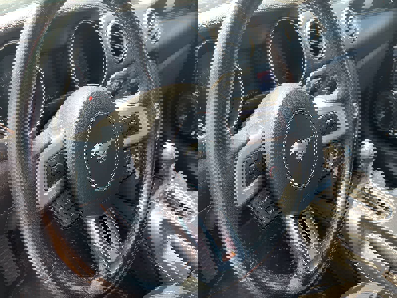 Used 2019 Ford Mustang Coupe RWD image 23