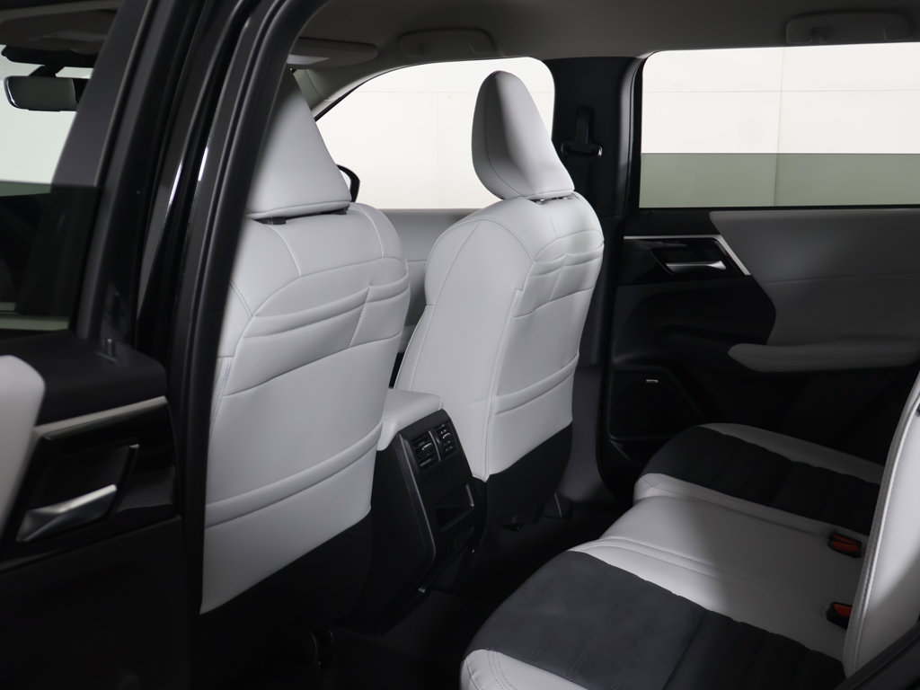 New 2026 Mitsubishi Outlander SE FWD image 29