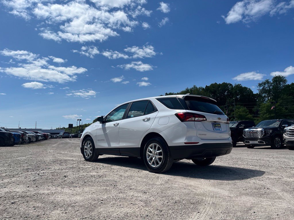 Used 2023 Chevrolet Equinox LS FWD image 10