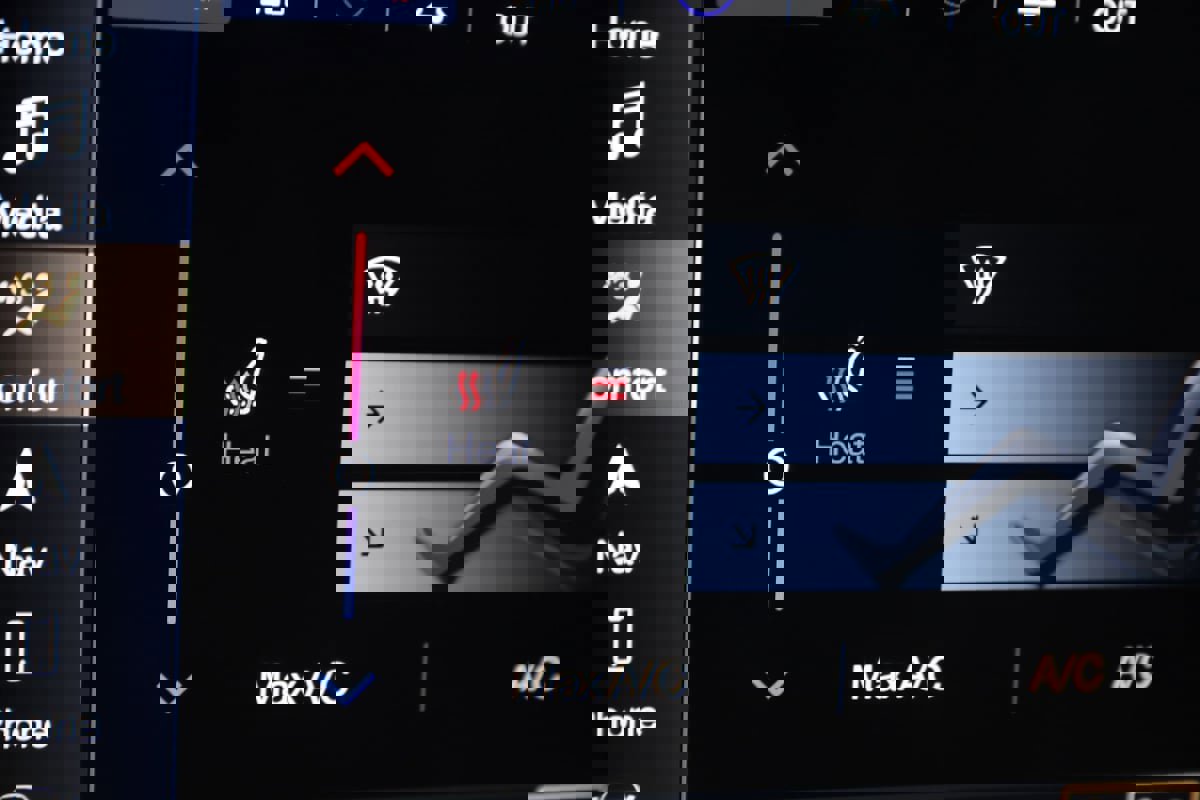 Used 2022 Maserati MC20 Coupe image 12