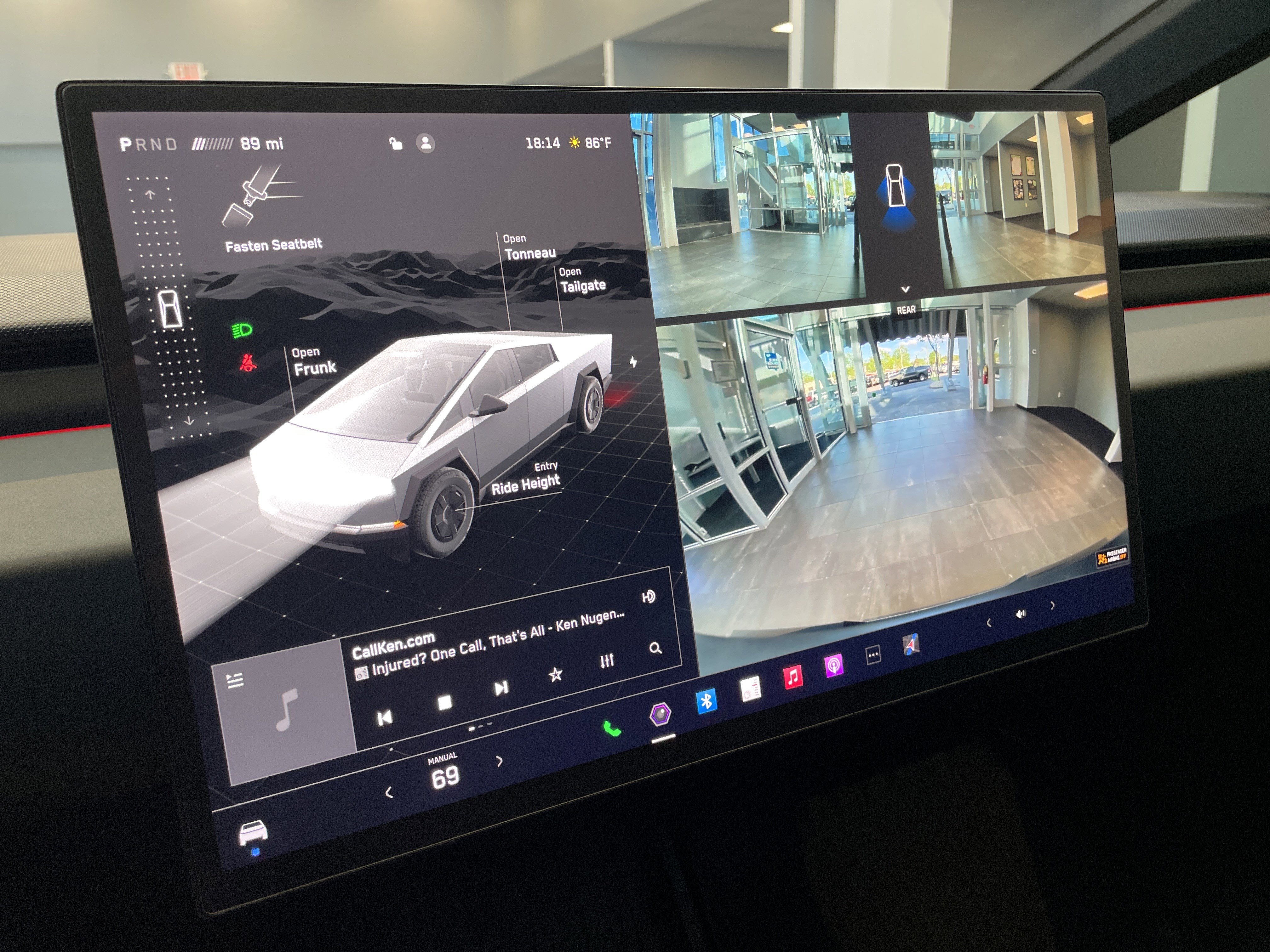 Used 2025 Tesla Cybertruck AWD Crew Cab image 28