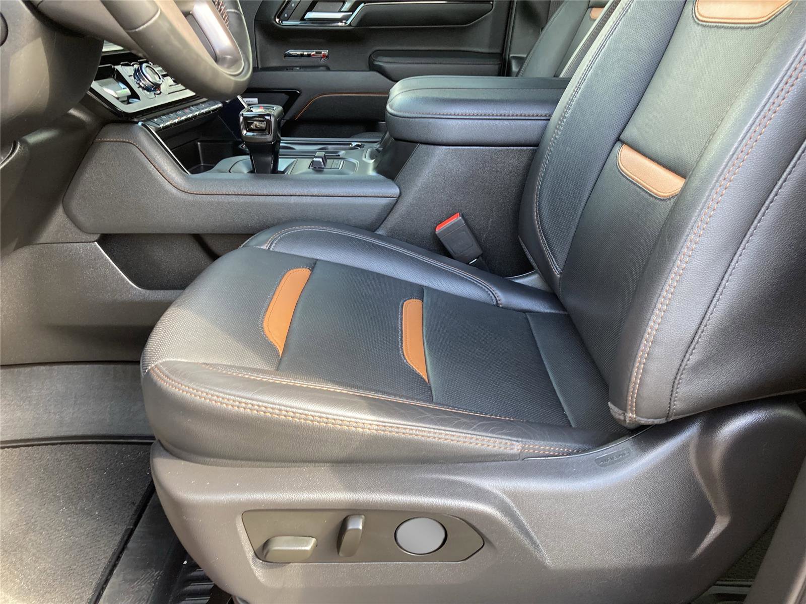 Used 2023 GMC Sierra 1500 AT4 w/ AT4 Premium Package image 26