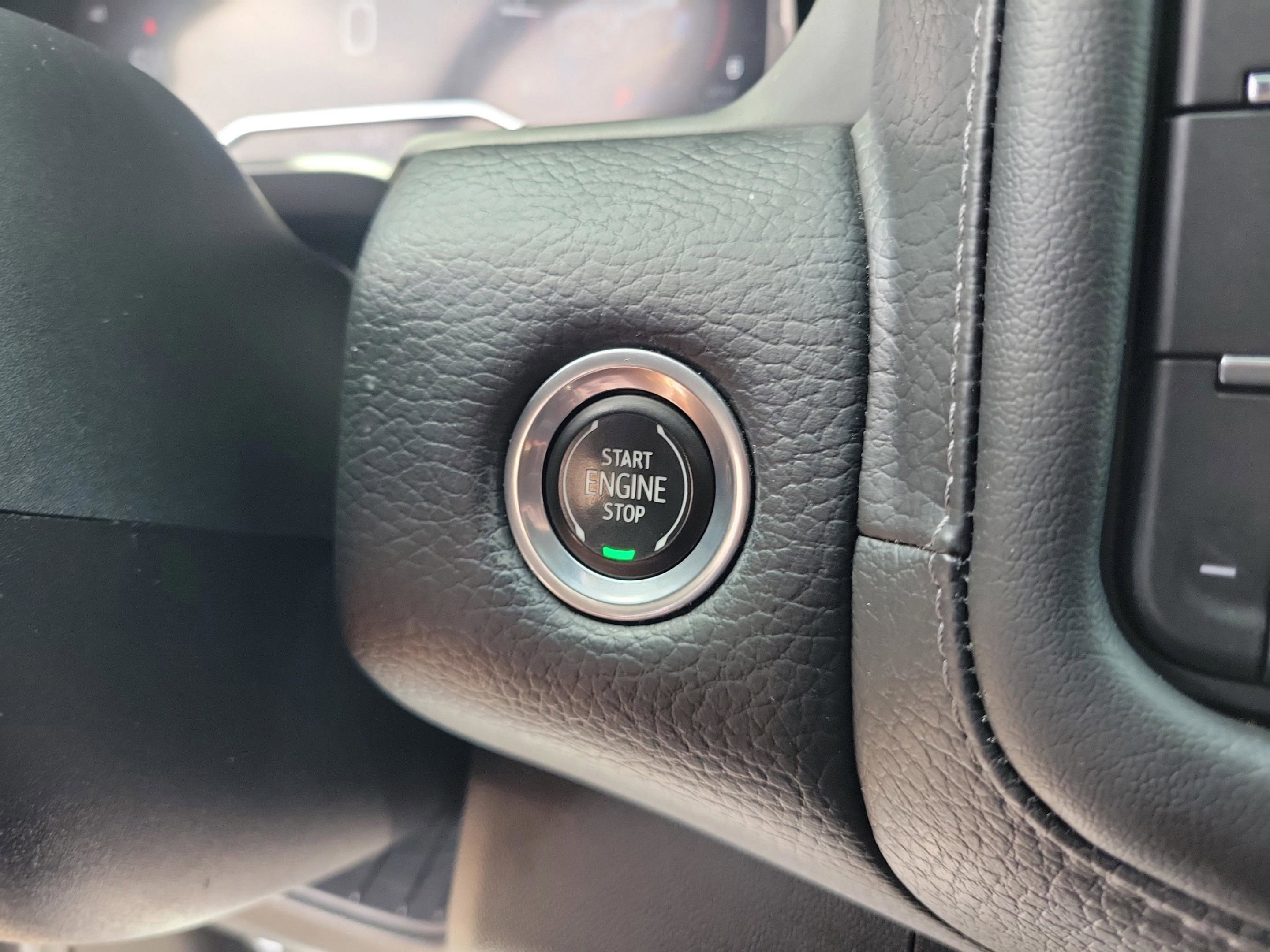 Used 2022 GMC Yukon XL Denali image 21